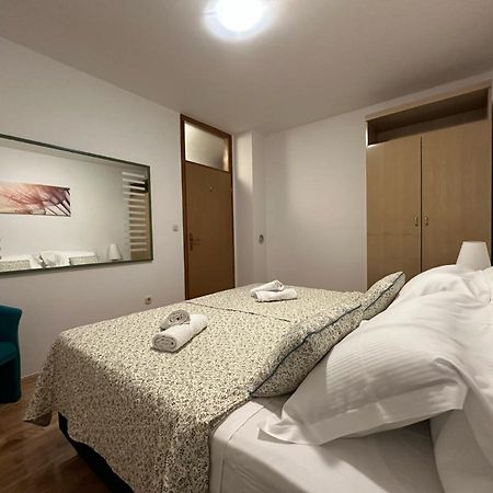 Family Apartment Makarska Buitenkant foto